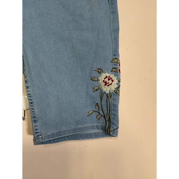 Sandpiper Petite Flowery Embroidered Shorts Size 14P - USED - Picture 10 of 10